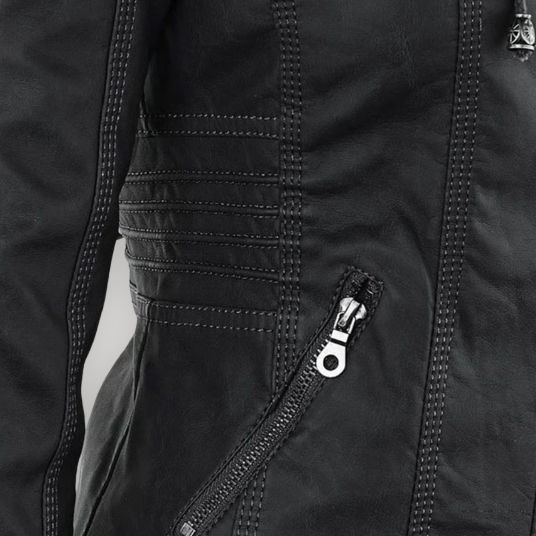 BELLE – HANDGEFERTIGTE KAPUZENJACKE