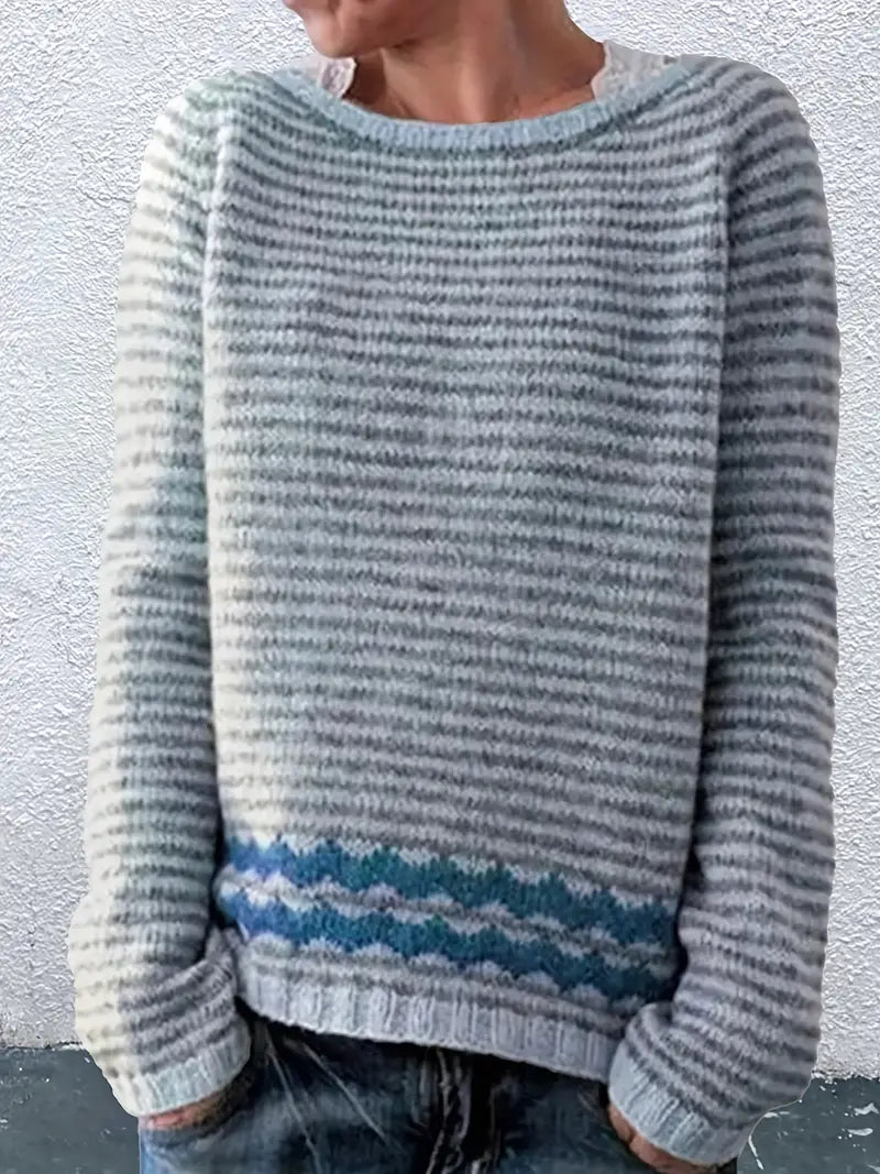 Aster | Lässiger Damenpullover mit feinen Streifen
