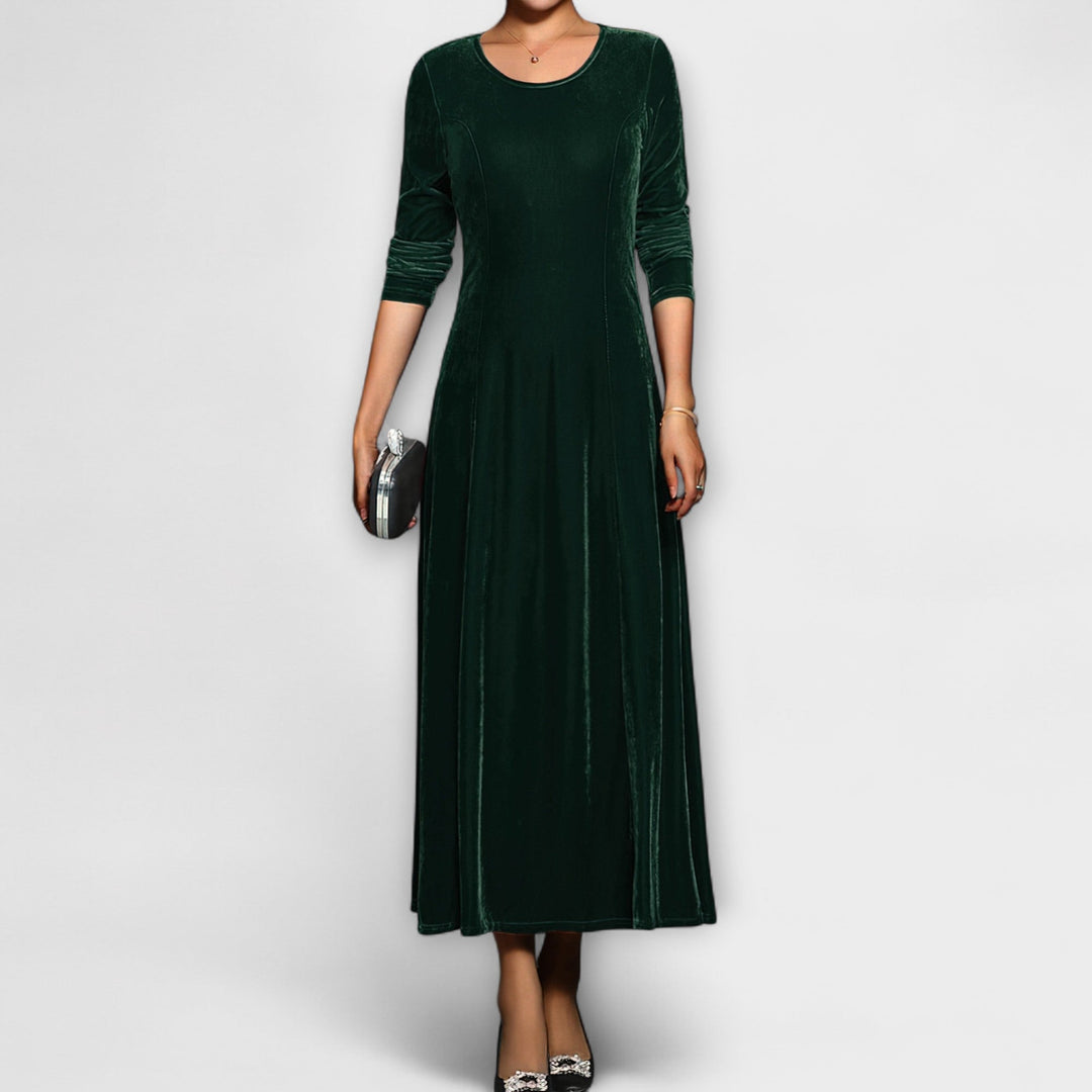 April - Softes Samtkleid