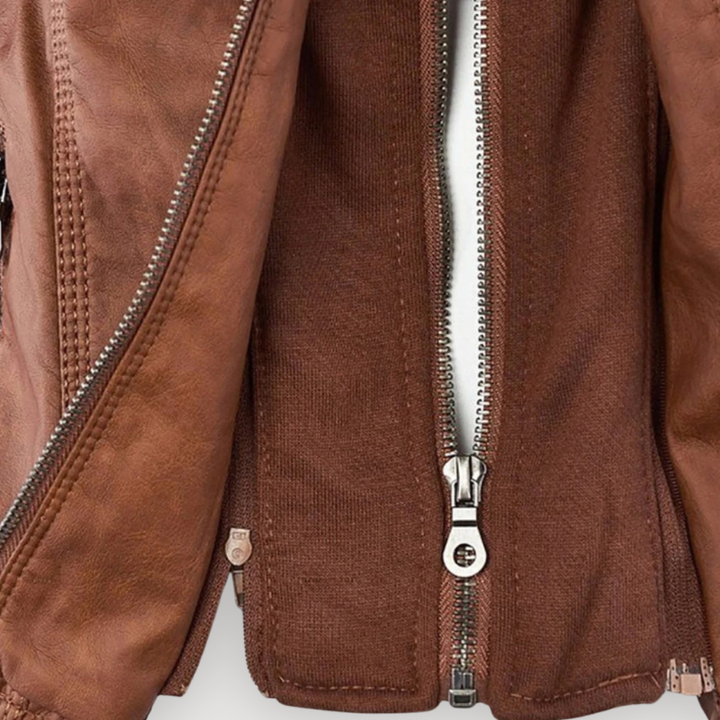 BELLE – HANDGEFERTIGTE KAPUZENJACKE