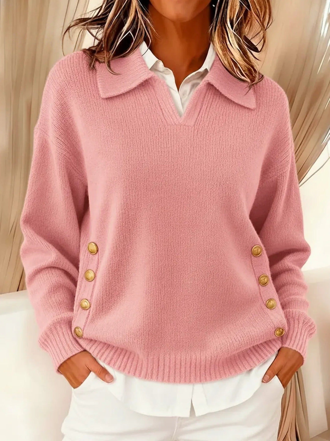 Lorayne | Gestrickter Pullover mit pinkfarbenen Knöpfen