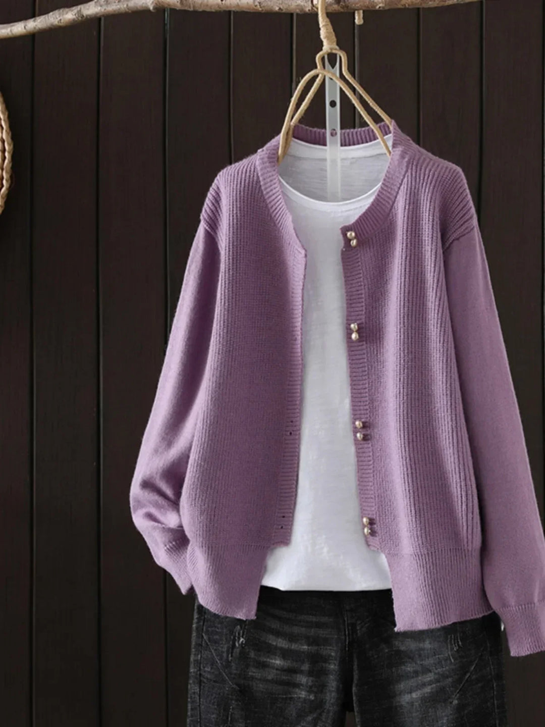 ELARA | STRICKJACKE MIT PERLMUTTKNÖPFEN