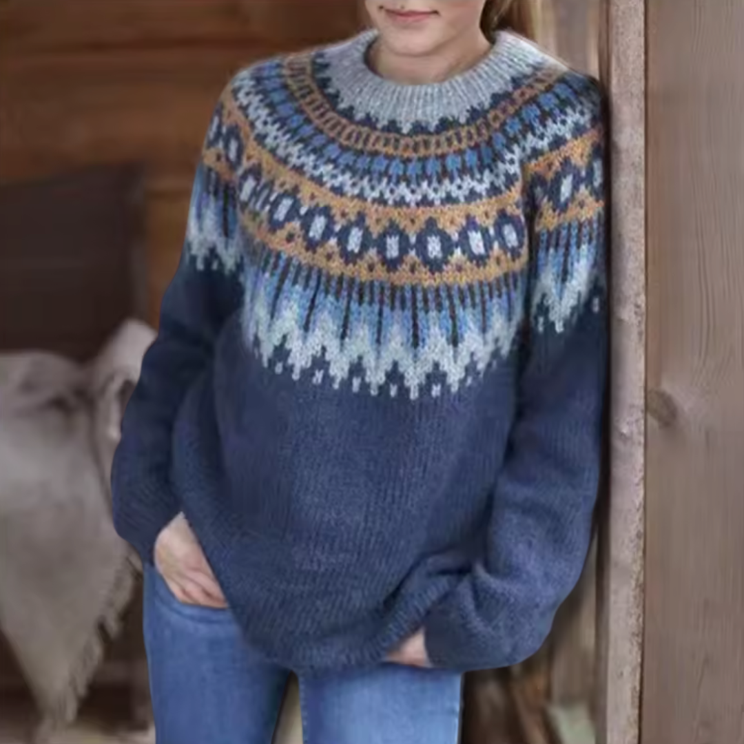 Freya – Zimowy Sweter z Nordyckim Wzorem na Ramionach